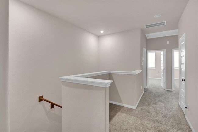 Building Photo - 16012 Oregon Oak Dr