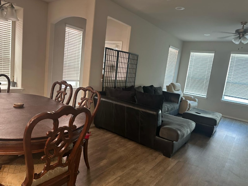 Building Photo - 8981 Fair Oaks Dr