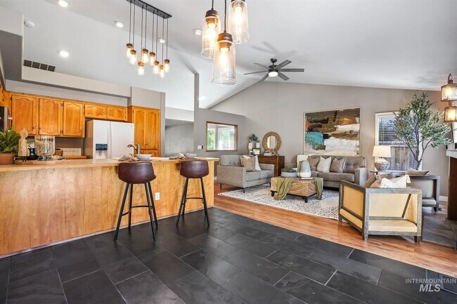 Building Photo - 11909 W Patrina Dr