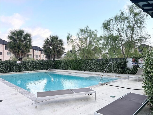 Building Photo - 2713 Kinsley Oaks Dr