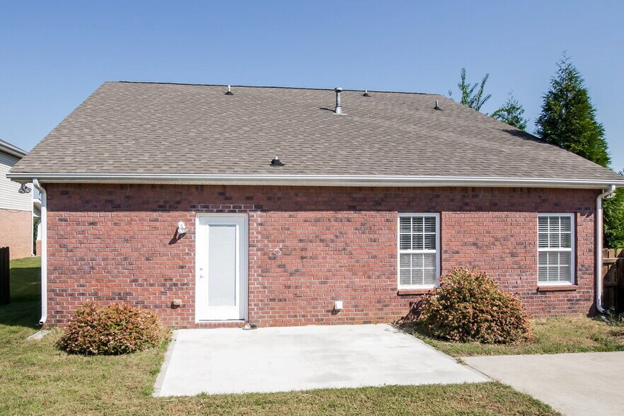 Building Photo - 6246 Silver Chime Way