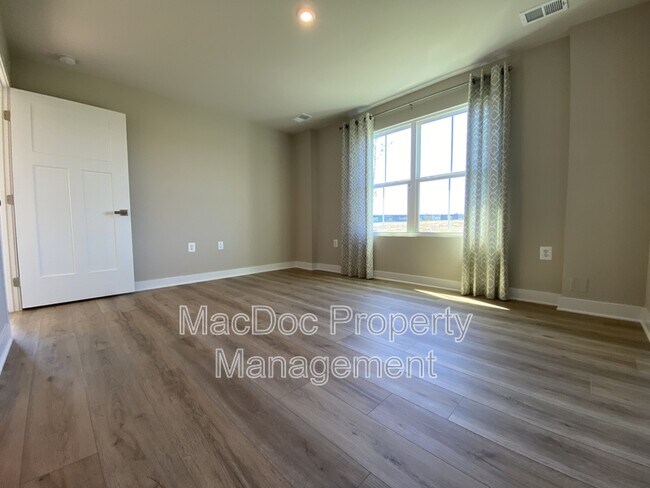 Building Photo - 18422 Centennial Cir