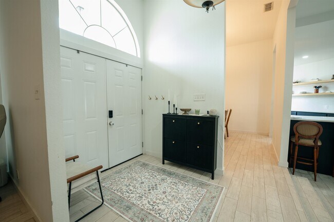 Building Photo - 1502 White Tail Ln