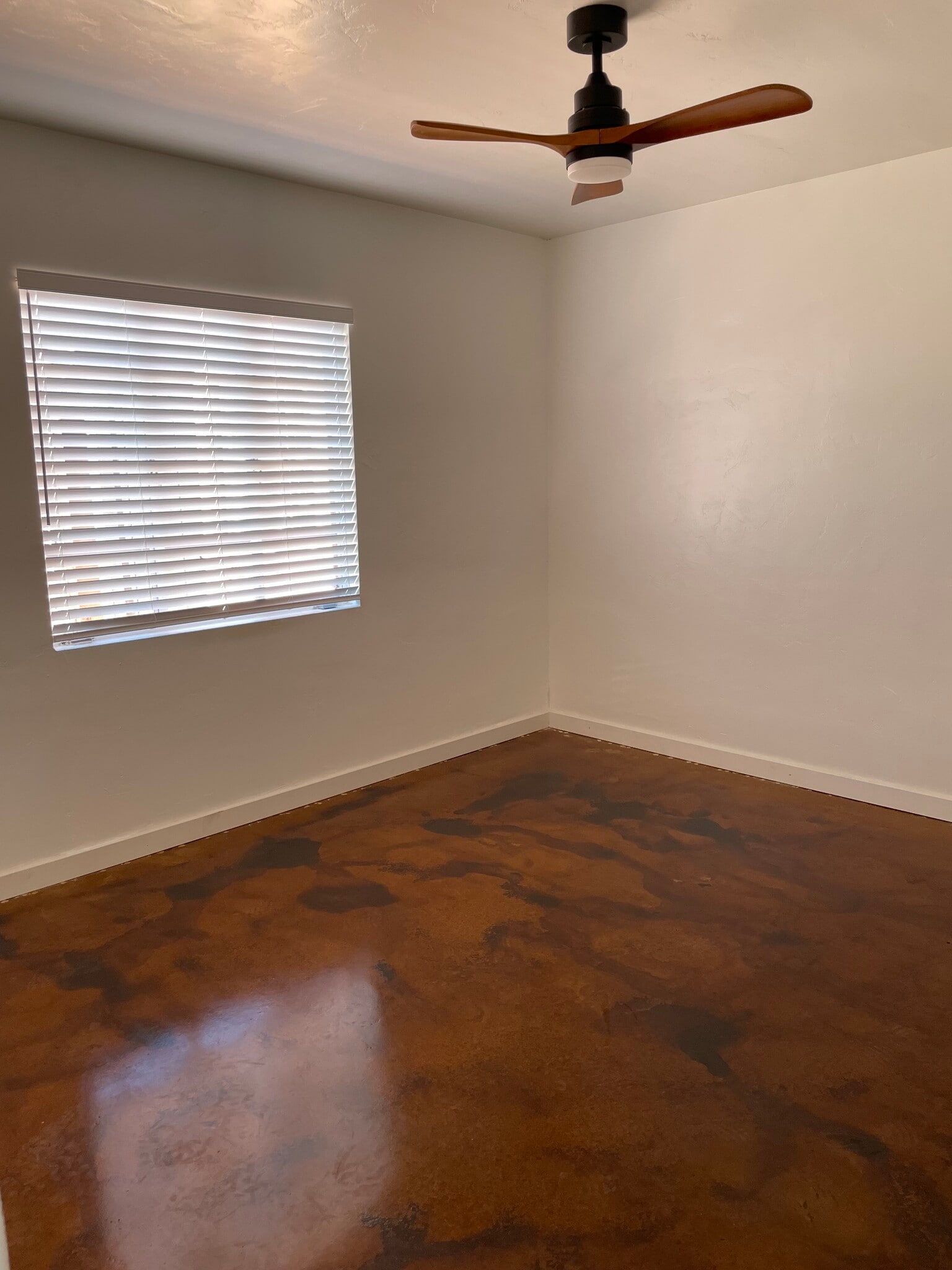 Building Photo - 1857 E Earll Dr