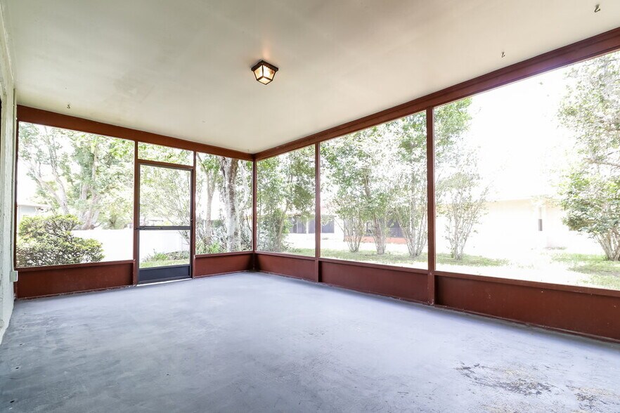 Building Photo - 5113 Gardendale Ln