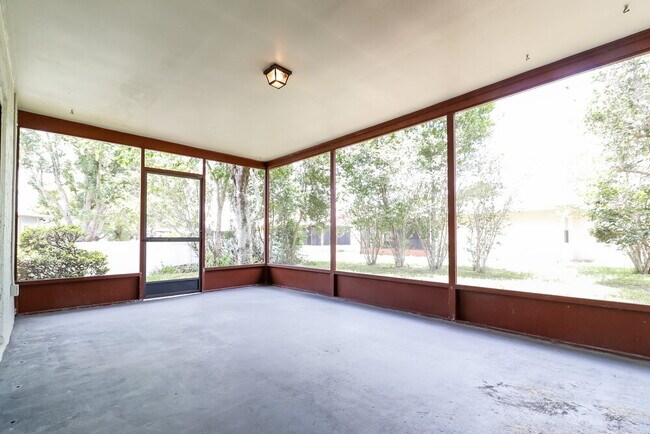 Building Photo - 5113 Gardendale Ln