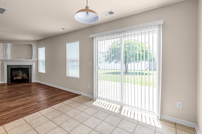 Building Photo - 2937 Westbury Ct