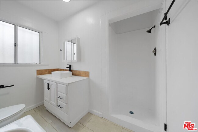 Building Photo - 235 Joy St