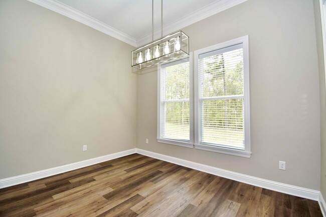 Building Photo - Beautiful 5 Bed 4 Bath Home in Ruston!