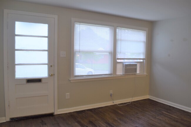 Building Photo - 1227 Louisville ave