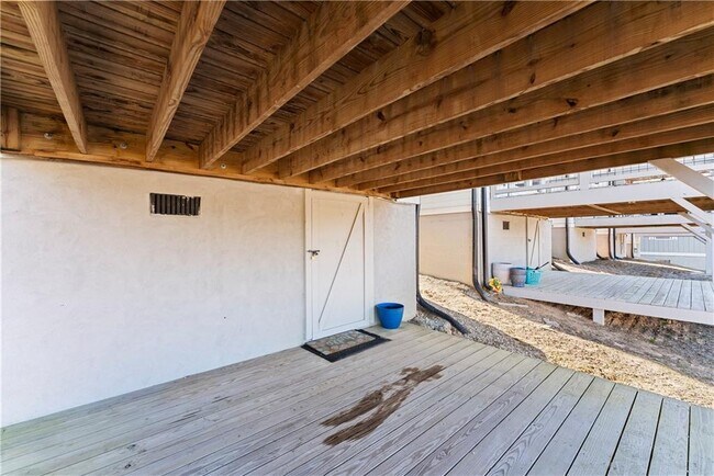 Building Photo - 35 Cottonwood St