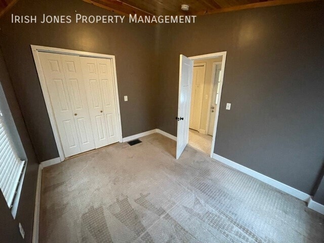 Building Photo - 2829 South Park Ave