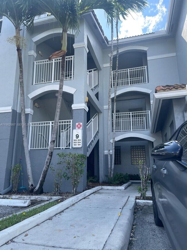 Building Photo - 150 NW 96th Ave