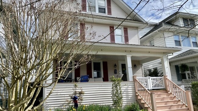 Building Photo - 410 Garfield Ave
