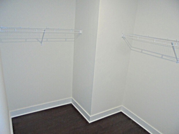 Building Photo - 1072 Adams Haven Bend