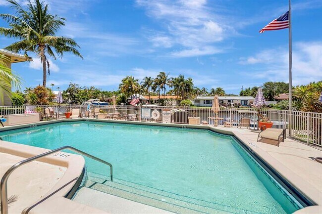 Building Photo - 2811 NE 51st St