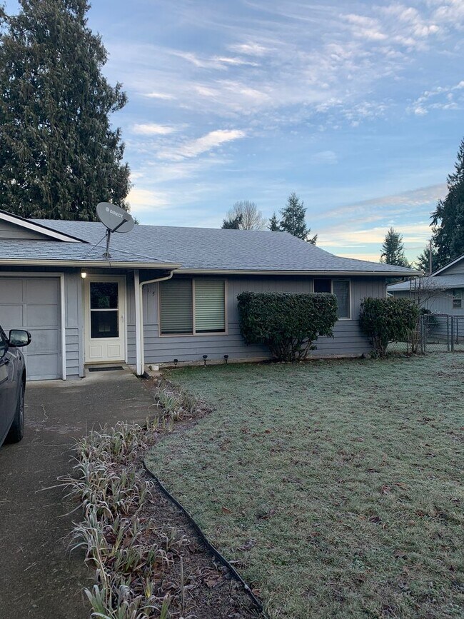 Primary Photo - Bonney Lake Duplex