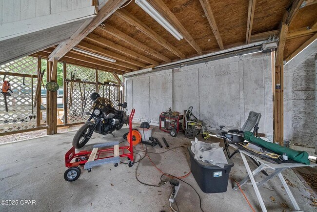 Building Photo - 321 S Bonita Ave