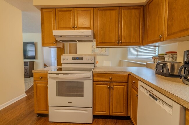 Building Photo - 284 Astro Dr