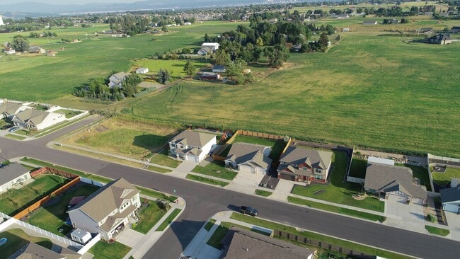 Building Photo - COMING SOON !! 4 Bed 2 bath 5 Mile Prairie newer home with open concept design