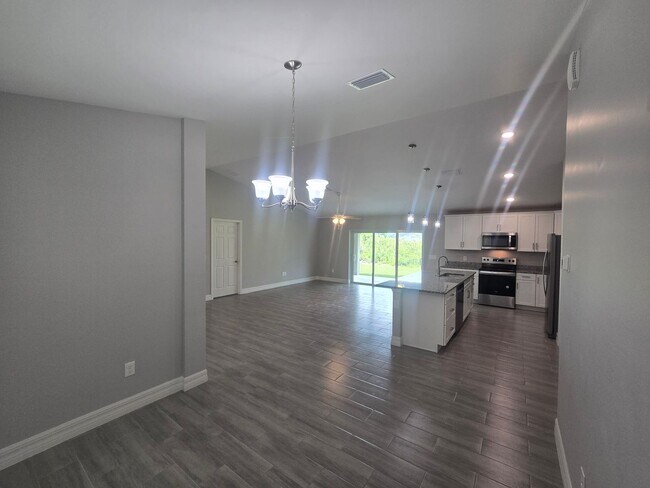 Building Photo - MUST SEE-CUSTOM BUILT-LARGE NEWER CONSTRUT...