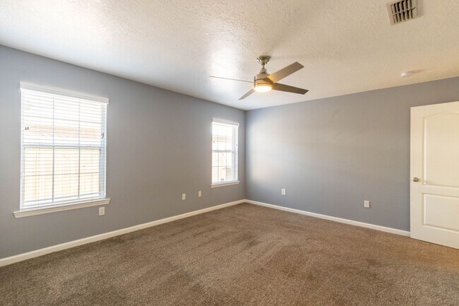 Building Photo - 4 BED 2 BATH NORTH WOOLMARKET SCHOOL DISTRICT!! THIS HOUSE IS A MUST SEE!!