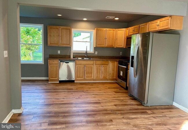 Building Photo - 5517 Schumacher Dr