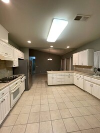 Building Photo - $500.00 off 1st Month's Rent!!