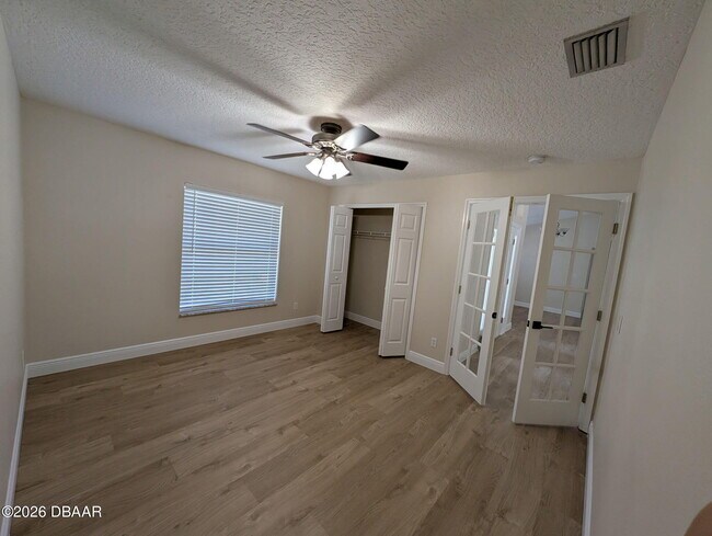 Building Photo - 3725 Sunrise Oaks Dr