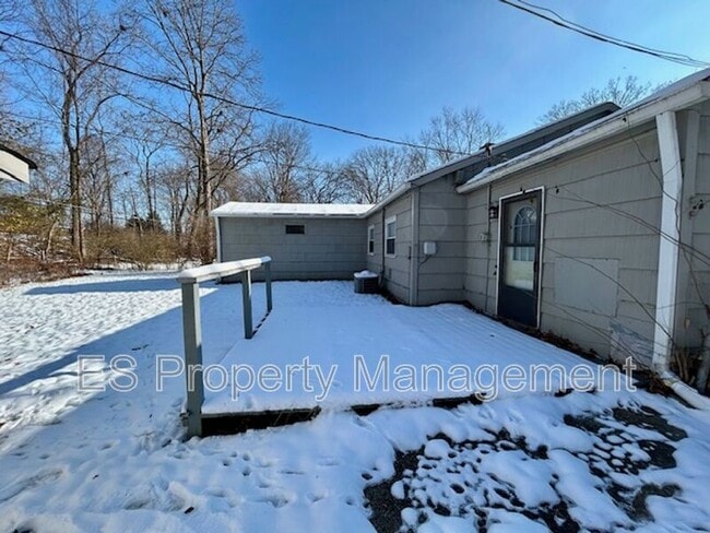 Building Photo - 6740 Doris Dr