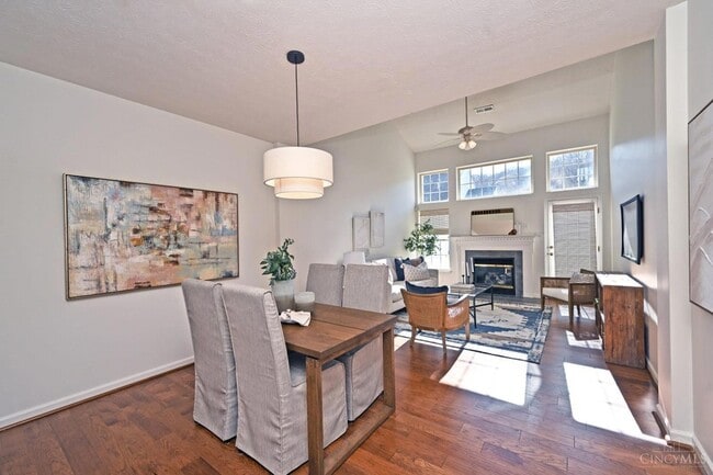 Building Photo - 7135 Thorndale Ln