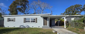 Building Photo - 736 S Solandra Dr