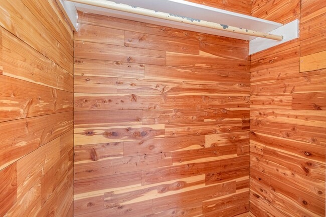 Building Photo - Coming Soon | $2,000/mo | Spacious Split-L...
