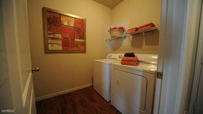 Building Photo - 10851 W Montfair Blvd