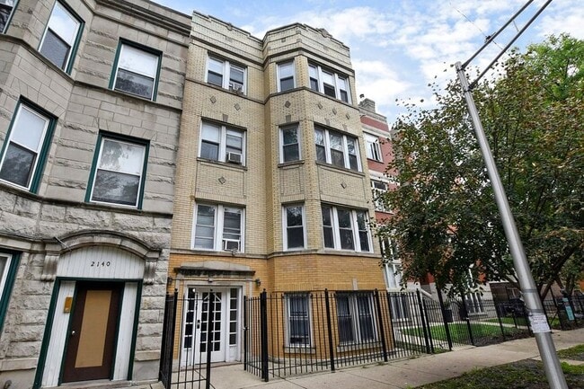 Building Photo - 2138 W Crystal St