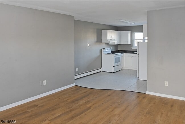 Building Photo - 191 N Beverwyck Rd