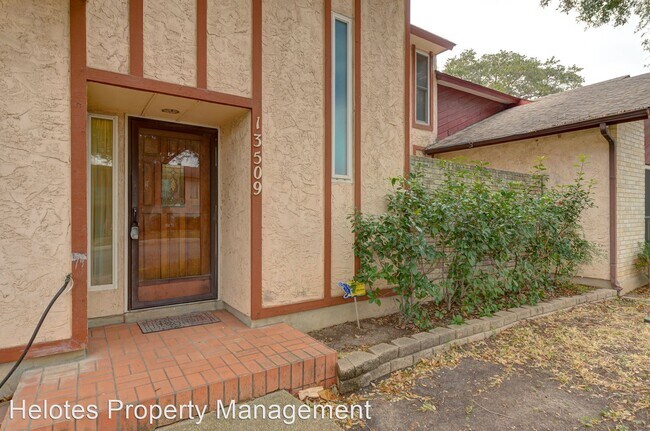 Building Photo - 4 br, 2 bath House - 13509 Dutch Myrtle