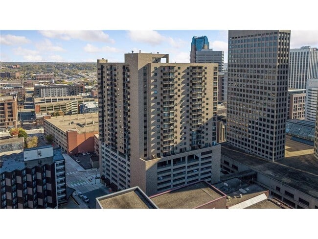 Building Photo - 66 9th St E