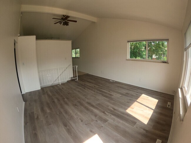 Building Photo - 700/702 South Lashley Lane