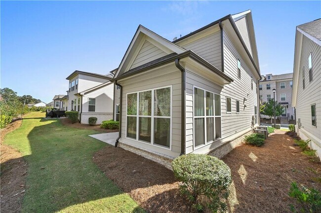 Building Photo - 3475 Benedict Pl