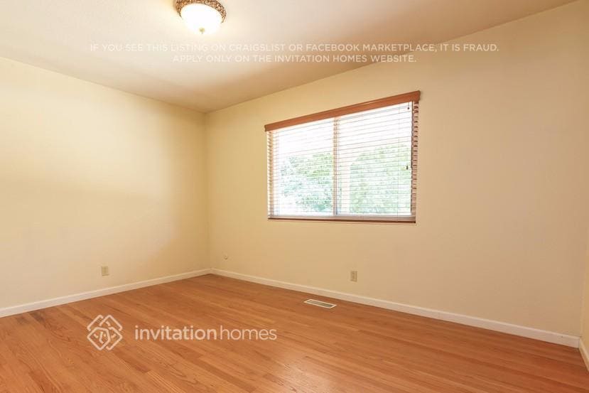 Building Photo - 1528 Vervais Ave