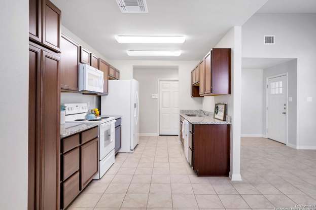 Building Photo - 130 Villa Grande