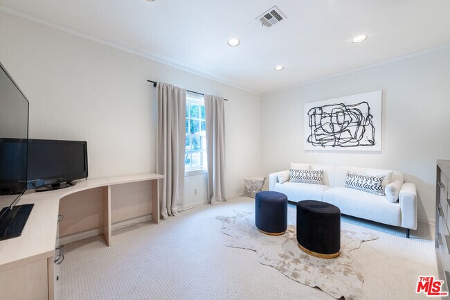 Building Photo - 1148 Coldwater Canyon Dr