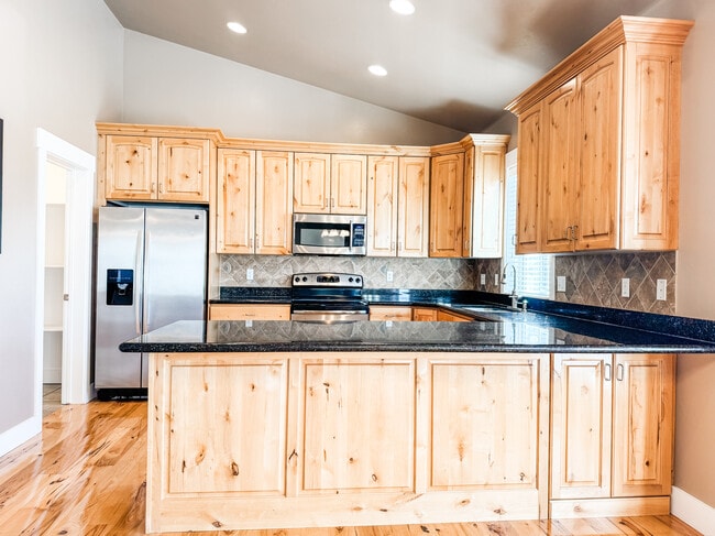 Building Photo - 1022 S 1050 E