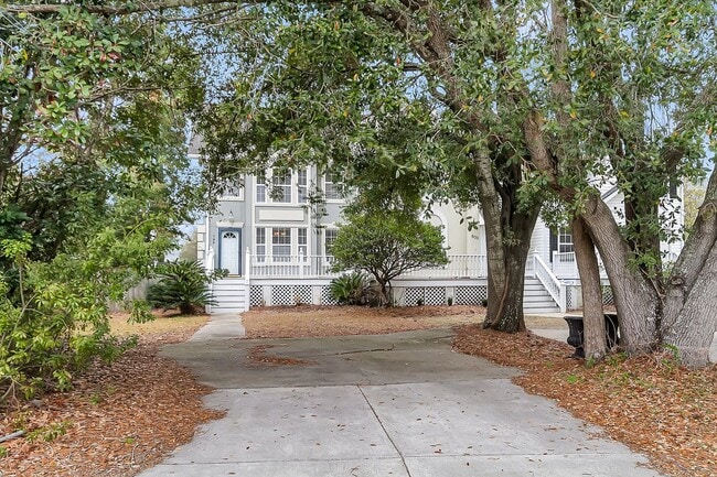 Building Photo - Beautiful 3-Bedroom Home in the Heart of Charleston!