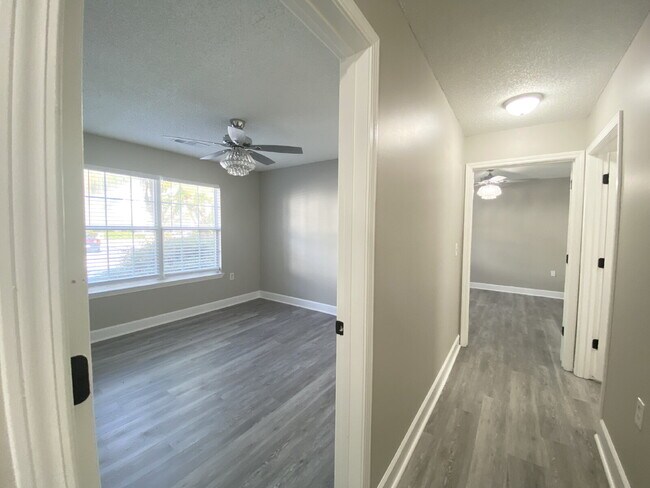Building Photo - Renovated Two-Bedroom Condo for Rent!