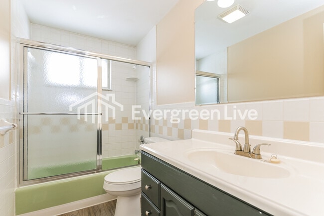 Building Photo - 5219 Robinview Ct