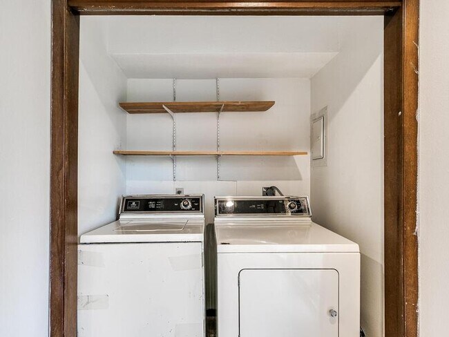 Building Photo - 201-203 Wellons Dr