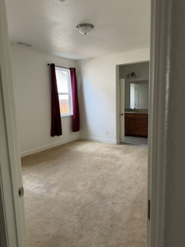 Building Photo - 2788 Alessandro Drive