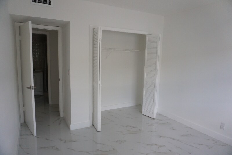 Building Photo - 151 Stratford K